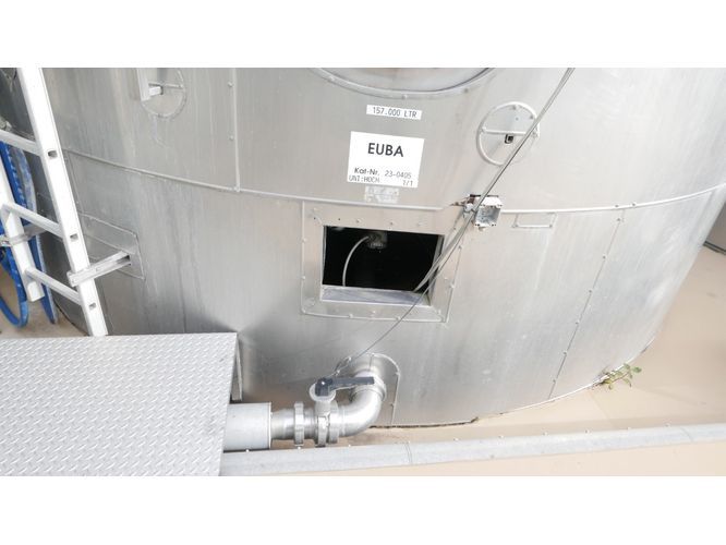 Edelstahl-Rührwerkbehälter aus V2A, stehend, isol. (4)