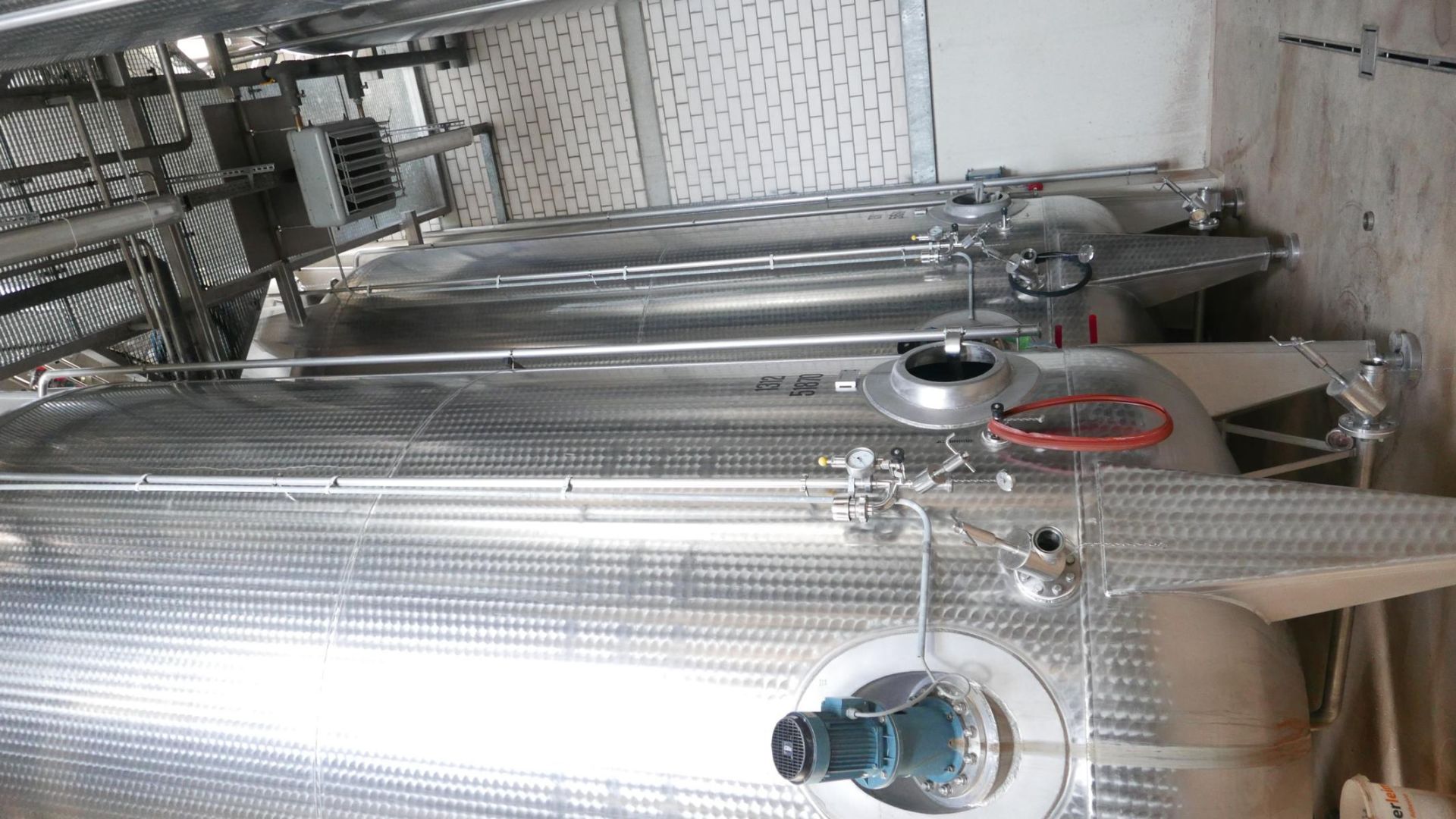 Edelstahl-Druck-/R&uuml;hrwerkbeh&auml;lter aus V2A, stehend (1)