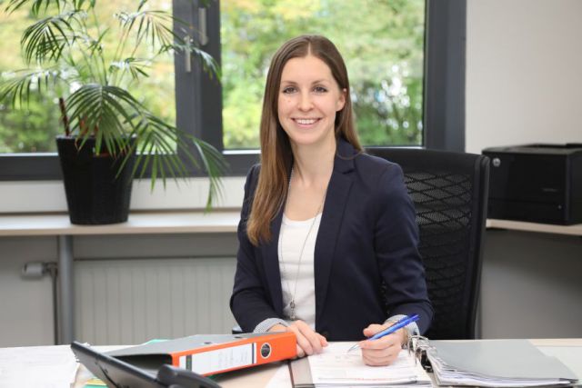 Portr&auml;t Projektmanagerin Firma Tank und Apparate Barth GmbH, Forst